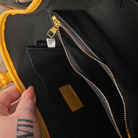 Elegant Fashion  Bag - Picture 11 of 11